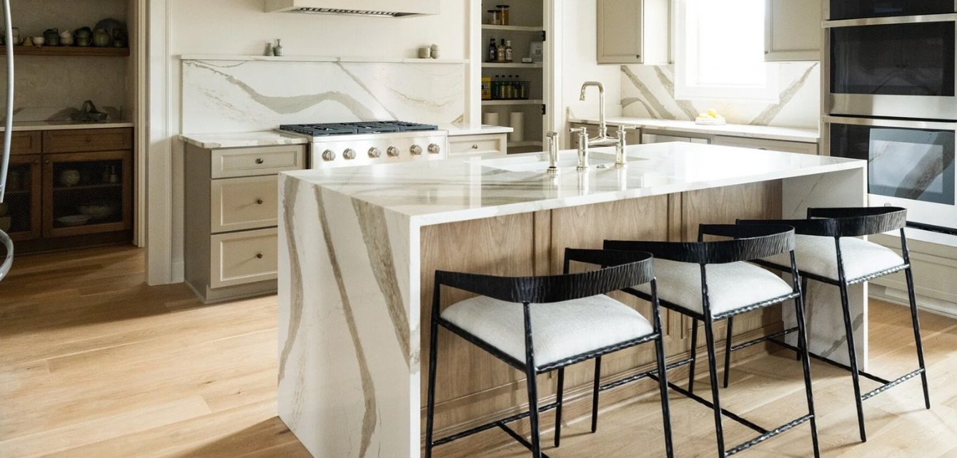 Sacramento kitchen remodeling inspiration with quartz countertops, island seating, and coordinated finishes